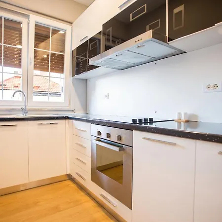 Appartement Enjoy 4br & Bbq Terrace At Blloku -