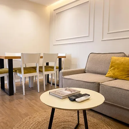 Enjoy 4br & Bbq Terrace At Blloku - * Tirana