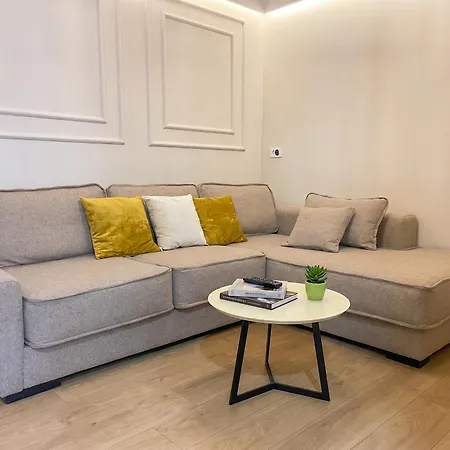 Enjoy 4br & Bbq Terrace At Blloku - * Tirana