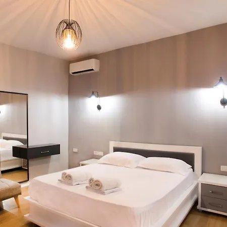 Enjoy 4br & Bbq Terrace At Blloku - Appartement *